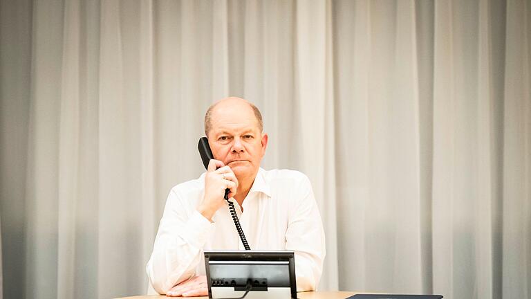 Bundeskanzler Olaf Scholz (SPD)       -  Die Mehrheit der Deutschen ist für ein Telefonat von Bundeskanzler Olaf Scholz (SPD) mit dem russischen Präsidenten Wladimir Putin.