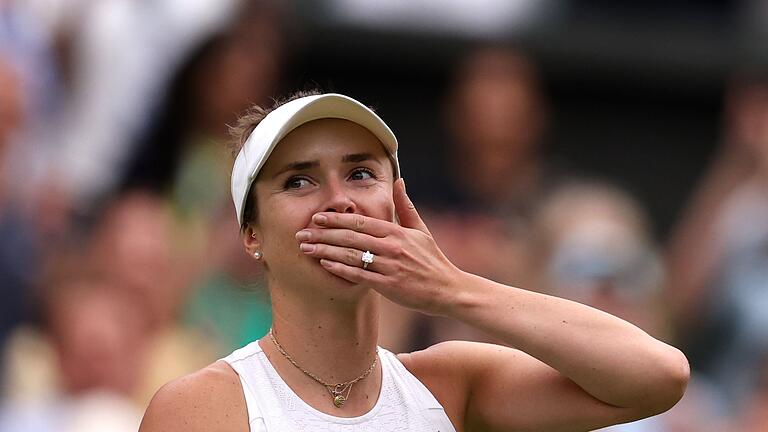 Elina Switolina.jpeg       -  Jelina Switolina jubelt über ihren Sieg und den Einzug ins Wimbledon-Halbfinale.