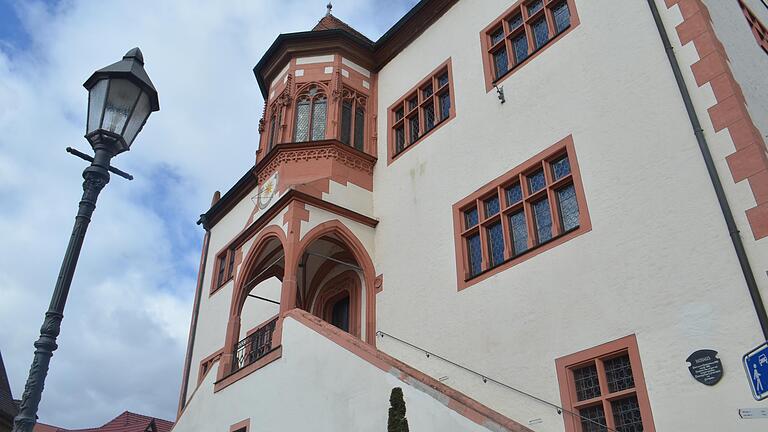 Im Dettelbacher Rathaus tagte&nbsp;der Haupt- und Bauausschuss unter der Leitung von Bürgermeisterin Christine Konrad.