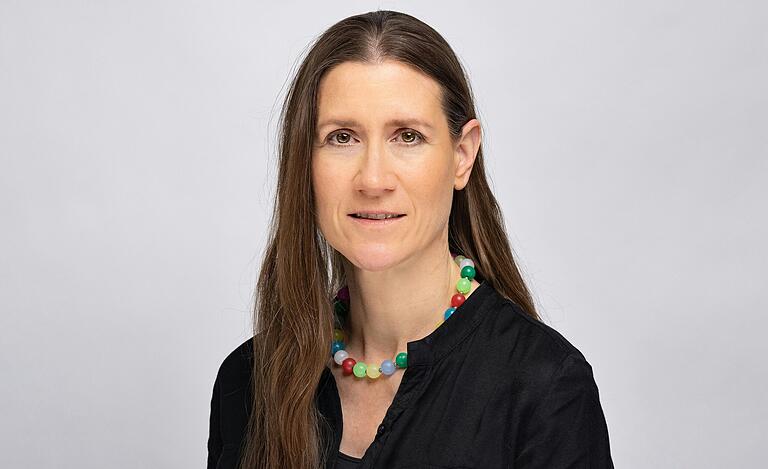 Claudia Schuhmann aus dem Büro der Chefredaktion übernimmt zum 1. August die Aufgabe als Leseranwältin der Main-Post. Claudia Schuhmann aus dem Büro der Chefredaktion übernimmt zum 1. August die Aufgabe als Leseranwältin der Main-Post.