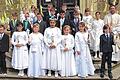 Kommunion in Zeil       -  (wo)  21 Kinder  gingen in Zeil zum ersten Mal zum Tisch des Herrn, davon zwölf Buben und neun Mädchen. Elias Benedikt Bartl, Leo Dellert, Anabel Diehm, Kayla Flores, Jacqueline Fritz, Leonard Gehrig, Joseph Georges, Marco Hufnagel, Sebastian Krämer, Franka Kuhn, Lias Müller, Tim Nikolaus, Chiara Quintero Drake, Franzi Schenk, Lisa Schenk, David Schick, Niklas Schlotthauer, Mira Schmitt, Justin Trantow, Elias Wöhrl und Felicitas Wohlleber gingen in Zeil zur Erstkommunion. Pfarrer Michael Ehrhart spendete ihnen das Sakrament der Heiligen Kommunion.