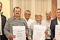 Ehrungen bei der Schick Unternehmensgruppe: (v. l.): Geschäftsführer Markus Schmitt, Geschäftsführer Stefan Falkenberg, die Jubilare Ingmar Diener, Dietmar Hausmann, Lothar Sell, Gerhard Leuner, Uwe Schäfer und Geschäftsführer Edgar Endres       -  Ehrungen bei der Schick Unternehmensgruppe: (v. l.): Geschäftsführer Markus Schmitt, Geschäftsführer Stefan Falkenberg, die Jubilare Ingmar Diener, Dietmar Hausmann, Lothar Sell, Gerhard Leuner, Uwe Schäfer und Geschäftsführer Edgar Endres