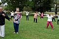 Der Tai-Chi-Kurs mit Dozent Wolfgang Liebold (links) fördert Körper und Geist.