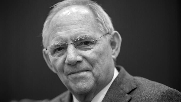 Früherer Bundestagspräsident Wolfgang Schäuble ist tot.jpeg       -  Der frühere Bundestagspräsident Wolfgang Schäuble ist tot. Der CDU-Politiker sei im Kreise seiner Familie zu Hause am Dienstagabend gegen 20 Uhr friedlich eingeschlafen.