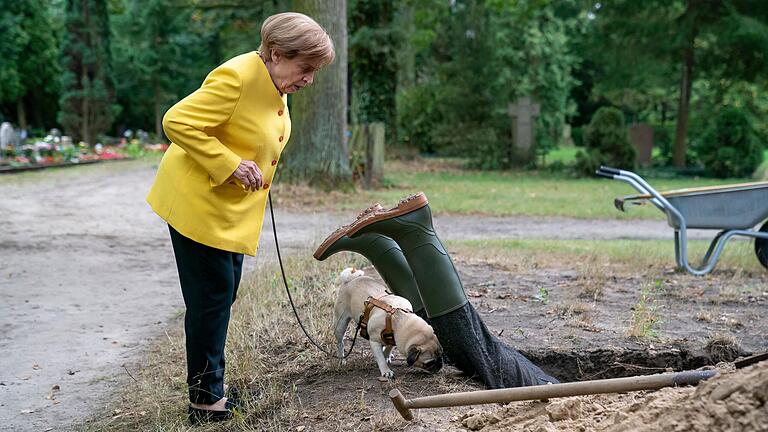 Miss Merkel 2.jpg       -  'Miss Merkel' stößt wieder einmal unverhofft auf einen Kriminalfall.