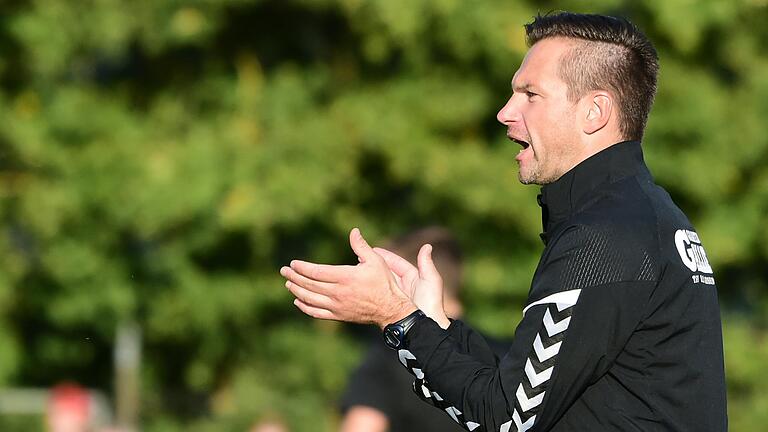 André Betz (im Bild), derzeit Teammanager des Fußball-Bayernligisten TSV Großbardorf, wird in der kommenden Saison Co-Trainer von Victor Kleinhenz beim Regionalligisten TSV Aubstadt.