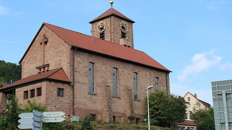 Die evangelische Lohrer Auferstehungskirche.