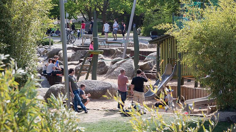 Spielplatz-Klassiker in Würzburg: Blick auf den Wasserspielplatz auf dem ehemaligen Landesgartenschau-Gelände an der Zeller Straße.