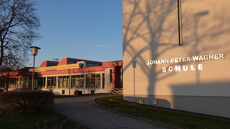 Im laufenden Jahr müssen die Mitgliedsgemeinden der Verwaltungsgemeinschaft Theres mit der Umlage für die Johann-Peter-Wagner Schule mehr bezahlen als im Vorjahr. Im laufenden Jahr müssen die Mitgliedsgemeinden der Verwaltungsgemeinschaft Theres mit der Umlage für die Johann-Peter-Wagner Schule mehr bezahlen als im Vorjahr.