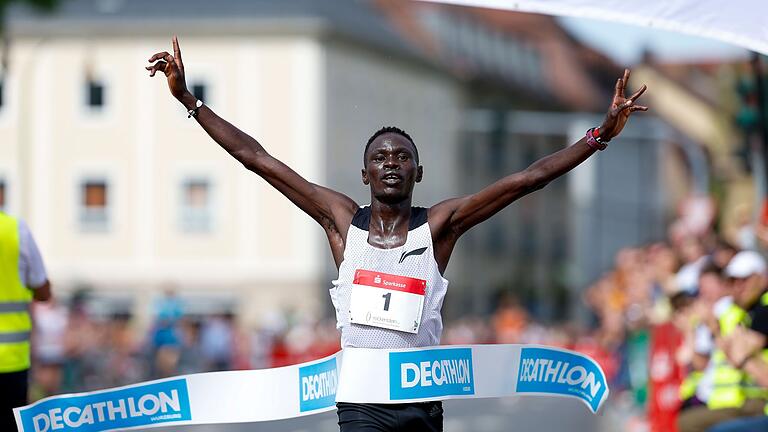 Der Sieger des Laufs der Asse beim 34. Würzburger Residenzlauf: Lawi Kosgei aus Kenia.