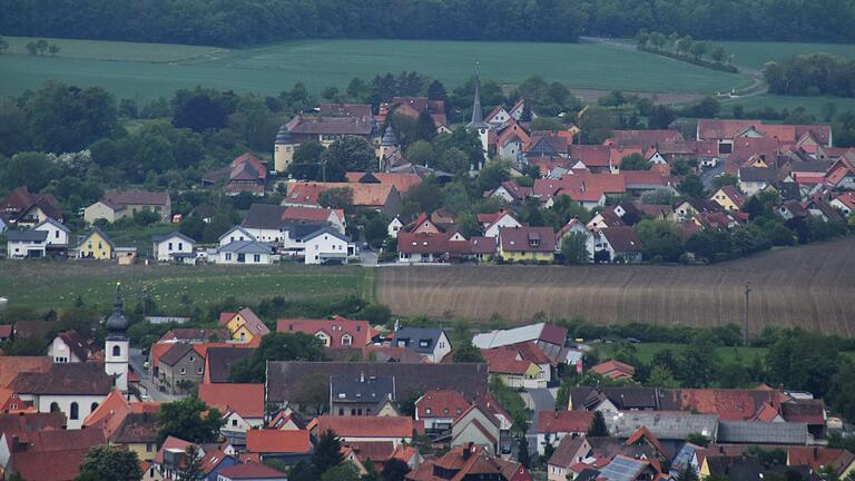 Viel Geld fließt in nächster Zeit wegen der Dorferneuerung nach Fröhstockheim. Bürgermeister Burkhard Klein sieht darin eine große Chance für die Entwicklung dieses Gemeindeteils.