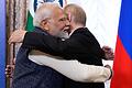 Brics-Gipfel im russischen Kasan       -  Die Umarmung mit Modi liefert Putin eins der nötigen Bilder, um zu demonstrieren, dass er international trotz Krieg nicht isoliert ist.