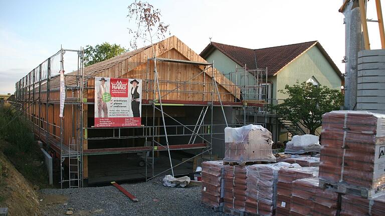 Der Anbau am Kindergarten in Martinsheim hat begonnen und wird den Haushalt der Gemeinde in diesem und im kommenden Jahr belasten.