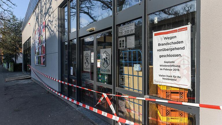 Wie geht es nach dem Brand im Zellerauer Kupsch-Markt weiter? Der Laden ist noch immer geschlossen.&nbsp;
