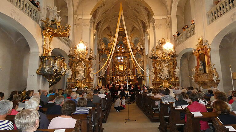 Für die Sanierung des Innenraums der Wallfahrtskirche Maria Limbach (Archivbild) hat die Deutsche Stiftung Denkmalschutz weiter 25 000 Euro zur Verfügung gestellt. Für die Sanierung des Innenraums der Wallfahrtskirche Maria Limbach (Archivbild) hat die Deutsche Stiftung Denkmalschutz weiter 25 000 Euro zur Verfügung gestellt.
