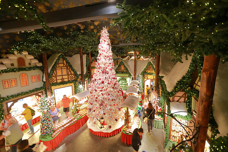 Ewiger Schnee: das Weihnachtsdorf. Ewiger Schnee: das Weihnachtsdorf.