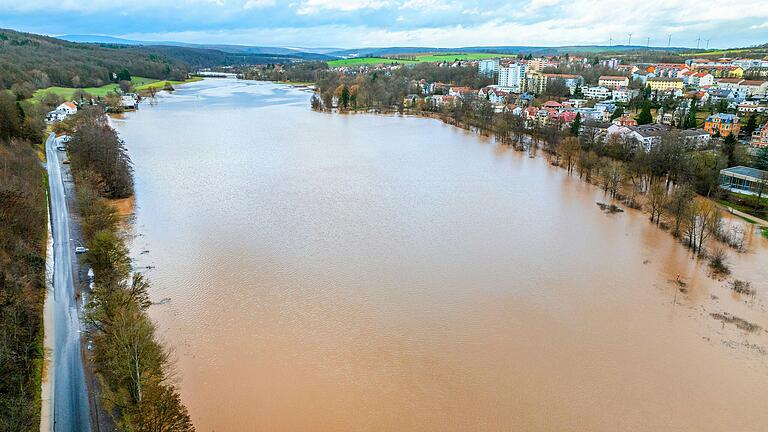 Hochwasser im Landkreis Bad Kissingen: In den letzten Jahren ist die Fränkische Saale häufiger stark über die Ufer getreten. Hochwasser im Landkreis Bad Kissingen: In den letzten Jahren ist die Fränkische Saale häufiger stark über die Ufer getreten.