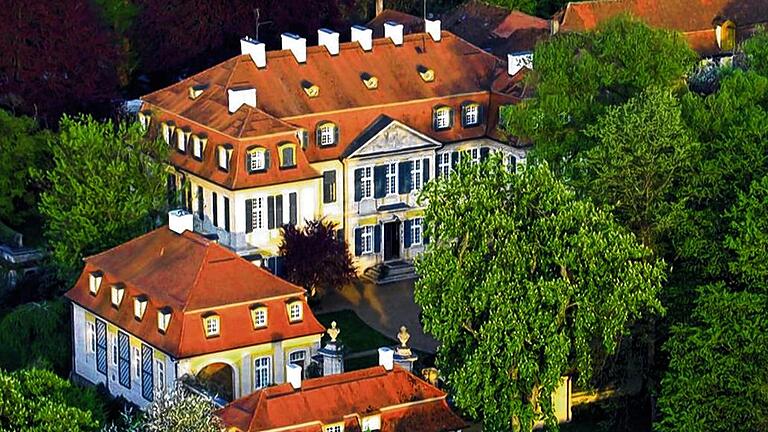Kleinod bei Ansbach: An das Barockschloss Dennenlohe grenzt ein 16 Hektar großer Park. Kleinod bei Ansbach: An das Barockschloss Dennenlohe grenzt ein 16 Hektar großer Park.