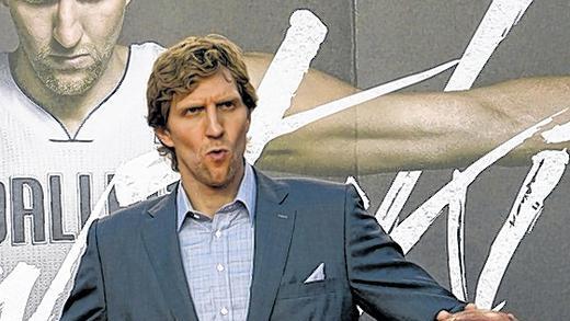 Dirk Nowitzki bei der Premiere zum Films „Der perfekte Wurf“. Dirk Nowitzki bei der Premiere zum Films „Der perfekte Wurf“.