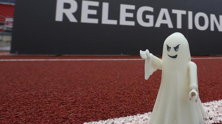 Das Abstiegsgespenst dürfte ab Ende Mai über die Fußballplätze der Region geistern, wenn die Relegation beginnt. Das Abstiegsgespenst dürfte ab Ende Mai über die Fußballplätze der Region geistern, wenn die Relegation beginnt.
