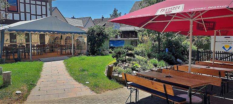 Das Gartencafé in Stockheim lädt zum Entspannen und Verweilen ein. Das Gartencafé in Stockheim lädt zum Entspannen und Verweilen ein.