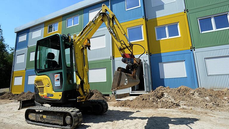 Container-Dörfer für Flüchtlinge im Landkreis Kitzingen – hier ein Symbolbild – sind wahrscheinlich nur noch eine Frage der Zeit. Container-Dörfer für Flüchtlinge im Landkreis Kitzingen – hier ein Symbolbild – sind wahrscheinlich nur noch eine Frage der Zeit.