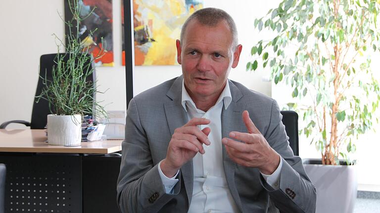 Marktheidenfelds Bürgermeister Thomas Stamm im Interview nach 100 Tagen im Amt in seinem Büro. Marktheidenfelds Bürgermeister Thomas Stamm im Interview nach 100 Tagen im Amt in seinem Büro.