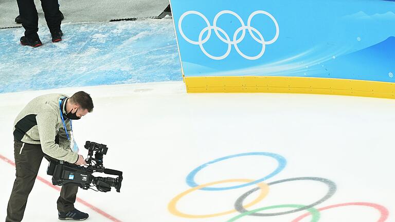 Olympia-Casting für Eishockey-Nationalmannschaft - Der Deutschland Cup als Eishockey-Schaufenster für Olympia 2026. Olympia-Casting für Eishockey-Nationalmannschaft - Der Deutschland Cup als Eishockey-Schaufenster für Olympia 2026.
