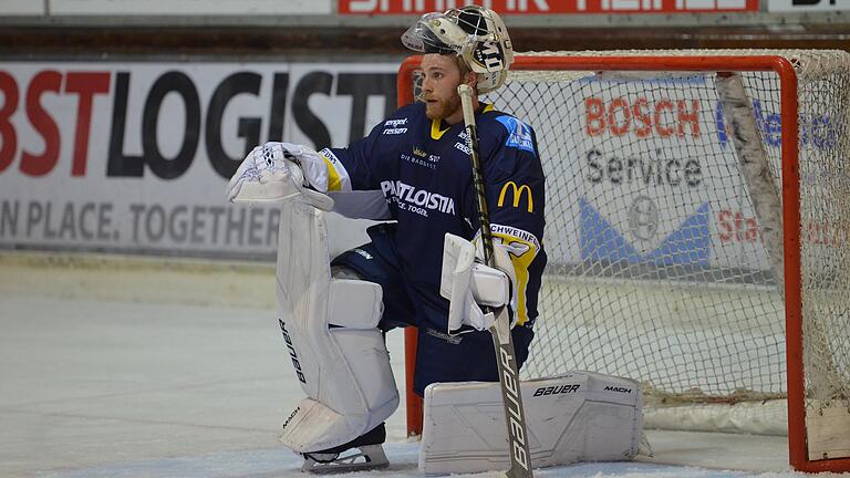 Hat am Freitagabend in Königsbrunn eine Menge Arbeit vor sich: Benedict Roßberg, Goalie der Schweinfurter Mighty Dogs. Hat am Freitagabend in Königsbrunn eine Menge Arbeit vor sich: Benedict Roßberg, Goalie der Schweinfurter Mighty Dogs.