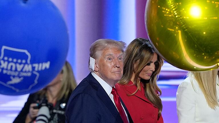 Wahlkampf in den USA - Parteitag der Republikaner - Sogar Ehefrau Melania ist nach Milwaukee gekommen. Wahlkampf in den USA - Parteitag der Republikaner - Sogar Ehefrau Melania ist nach Milwaukee gekommen.