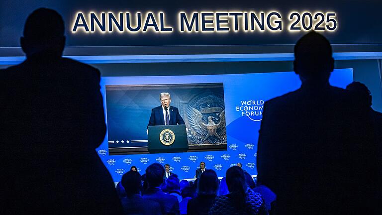 Weltwirtschaftsforum in Davos - Drei Tage nach seinem Amtsantritt ließ sich Trump beim Weltwirtschaftsforum zuschalten. Weltwirtschaftsforum in Davos - Drei Tage nach seinem Amtsantritt ließ sich Trump beim Weltwirtschaftsforum zuschalten.