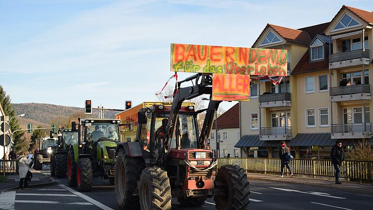 Bauernprotest am Montag in Lohr: Rund 160 Traktoren und Lkws nahmen daran teil.