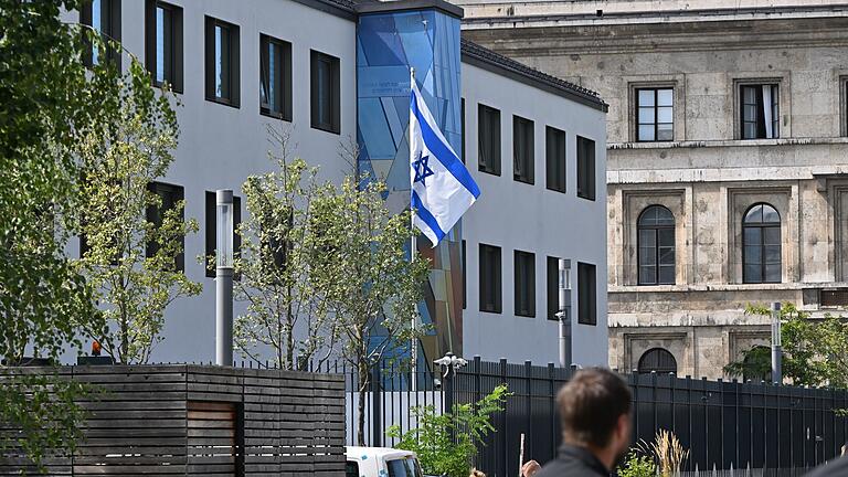 Polizeieinsatz in München       -  Großeinsatz vor dem israelischen Generalkonsulat in München