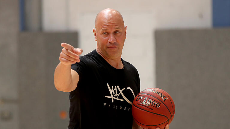 s.Oliver Wuerzburg - Mediaday 2018       -  &bdquo;Ziel muss sein, in die Play-offs zu kommen&ldquo;: Baskets-Trainer Denis Wucherer hat Ansprüche.