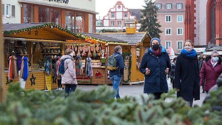 Der Würzburger Weihnachtsmarkt hat dieses Jahr vom 25. November bis 23. Dezember geöffnet.