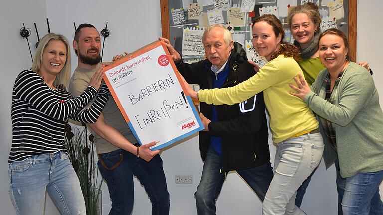 Das Organisationsteam der Aktionswoche „Zukunft barrierefrei gestalten“ (von links): Geli Seifert (Rummelsberger Diakonie), Florian Römer (Rummelsberger Diakonie), Behindertenbeauftragter Edwin Oppelt, Maren Ricklinkat (Lebenshilfe Haßberge), Anke Amthor (Verein Lebens(T)raum) und Tina Reinwand (Rummelsberger Diakonie).