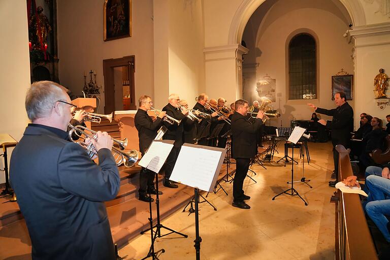 Das Bläserensemble Marktheidenfeld unter der Leitung von Thomas Grön zeigte am Sonntag beim Adventskonzert in Marktheidenfeld, wie gut es aufeinander eingespielt ist. Das Bläserensemble Marktheidenfeld unter der Leitung von Thomas Grön zeigte am Sonntag beim Adventskonzert in Marktheidenfeld, wie gut es aufeinander eingespielt ist.