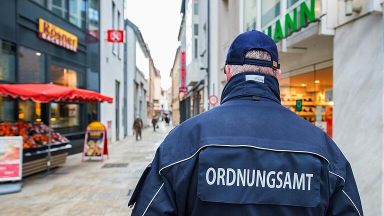 Nicht alle Ordnungswidrigkeiten werden in der Stadt aufgedeckt. Ein Grund ist Personalmangel. Von den fünf Stellen beim Ordnungsdienst sind aktuell nur vier besetzt.&nbsp;