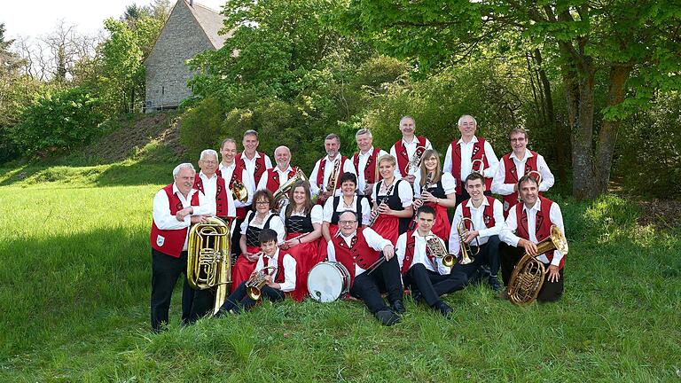 Das Jahr 2020 steht bei den Marktbreiter Musikanten im Zeichen des 30-jährigen Bestehens der fränkischen Blaskapelle. Mit einem Frühlingskonzert im Lagerhaus startet die fränkische Blaskapelle am Sonntag, 15. März, um 15 Uhr ins Jubiläumsjahr. Das Jahr 2020 steht bei den Marktbreiter Musikanten im Zeichen des 30-jährigen Bestehens der fränkischen Blaskapelle. Mit einem Frühlingskonzert im Lagerhaus startet die fränkische Blaskapelle am Sonntag, 15. März, um 15 Uhr ins Jubiläumsjahr.