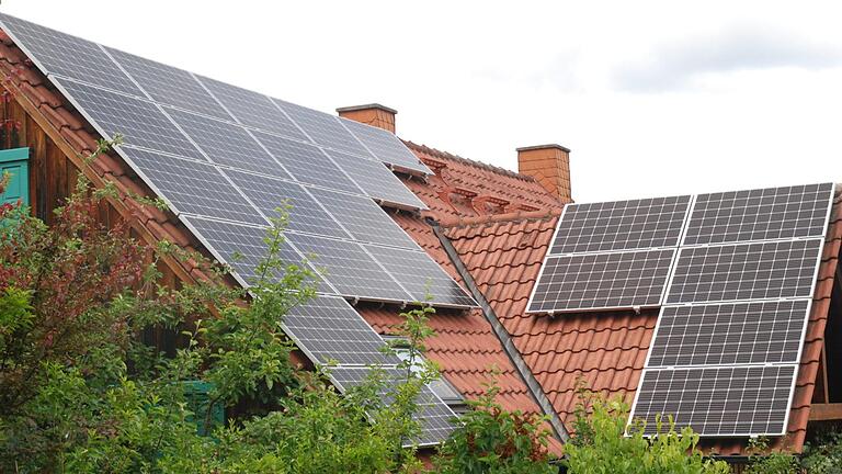 Auch Ausrichtungen nach Süden und Osten sind für eine Photovoltaikanlage geeignet.  Foto: Theo Hein       -  Auch Ausrichtungen nach Süden und Osten sind für eine Photovoltaikanlage geeignet.  Foto: Theo Hein