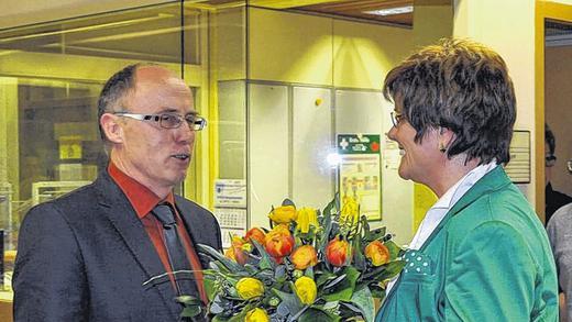 Gratulation: Armin Pfeuffer beglückwünscht Wernecks Bürgermeisterin Edeltraud Baumgartl.
