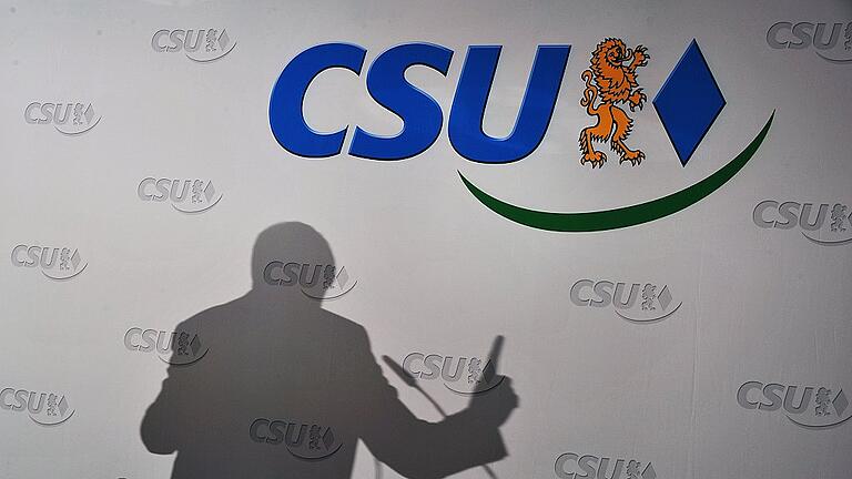 Horst Seehofer       -  An der CSU-Basis brodelt es. Intern werden Forderungen nach einem Rücktritt von Parteichef Horst Seehofer lauter.