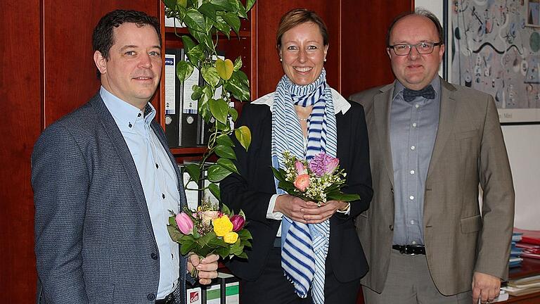 Das Kommunalunternehmen des Landkreises Würzburg (KU) verstärkt seine Führungsspitze: Christian Schell, Geschäftsführer der Main-Klinik Ochsenfurt (links), wird zugleich Geschäftsführer der Main-Klinik MVZ GmbH. Eva von Vietinghoff-Scheel, bisher Prokuristin der Immobilien KU GmbH, wird in deren Geschäftsführung aufgenommen. Vorsitzender des KU ist Prof. Alexander Schraml.