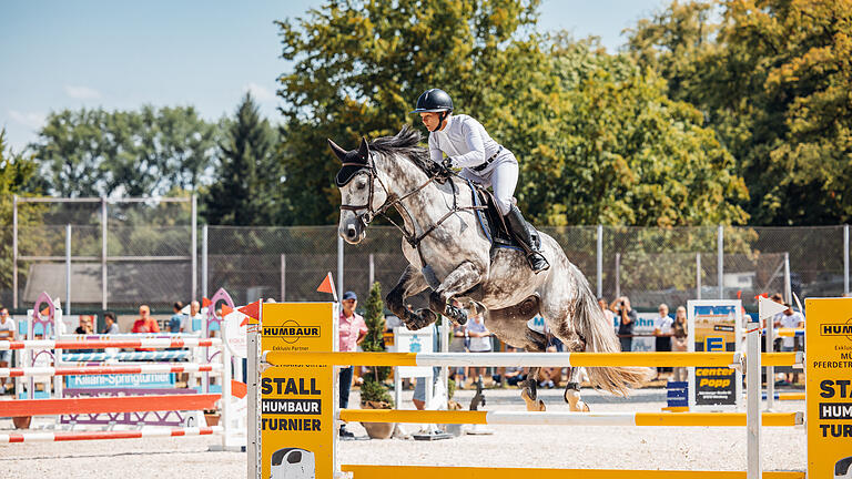 Am Sonntagnachmittag fand beim Kiliani Reit- und Springturnier des Reit- und Fahrsportvereins Würzburg die traditionelle Springprüfung Klasse S mit Stechen statt.