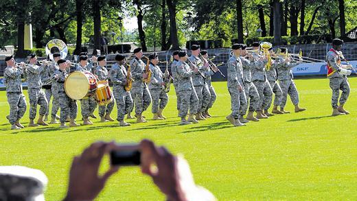 Präziser Groove: Die United States Army Europe Band. Präziser Groove: Die United States Army Europe Band.