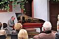 Aus der gegenwärtigen Lage geboren: Michael Günther spielte Cembalo-Musik im romantischen Innenhof des Franck-Hauses.