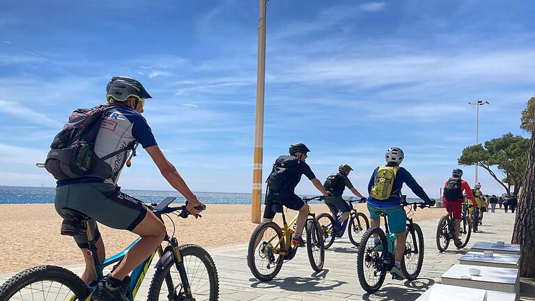 Spaniens Strände schrumpfen - Die Strandpromenaden sind ein großes Problem. Spaniens Strände schrumpfen - Die Strandpromenaden sind ein großes Problem.