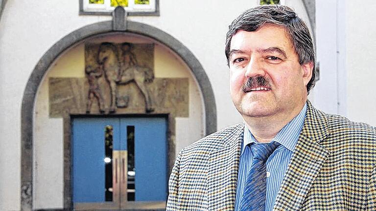 Neuer Schul-Chef: Harald Bauer wurde zum 1. August zum Leiter der Friedrich-Fischer-Schule (FOS/BOS) Schweinfurt berufen. Neuer Schul-Chef: Harald Bauer wurde zum 1. August zum Leiter der Friedrich-Fischer-Schule (FOS/BOS) Schweinfurt berufen.