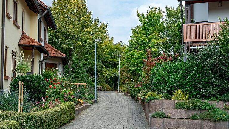 Für viel Farbe im Stadtteil sorgen die schmucken Vorgärten.