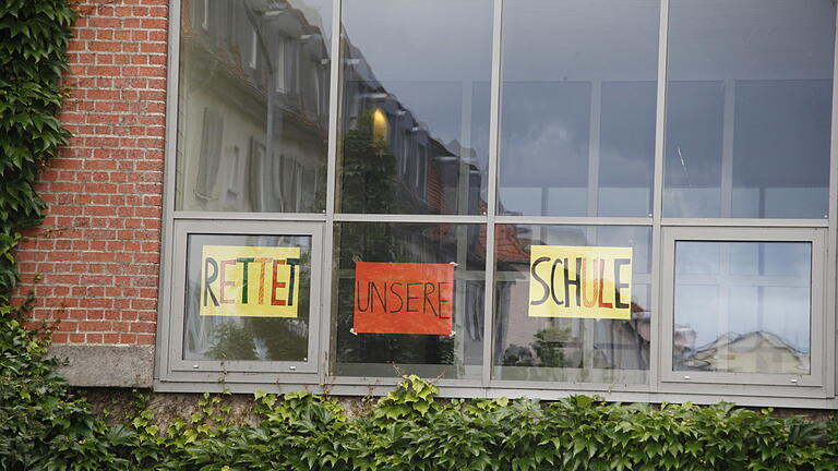 impressionen von den Protesten gegen die geplante Schließung des Walter-Rathenau-Gymnasiums.